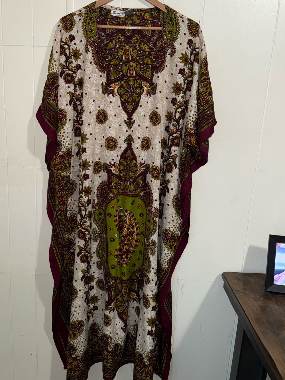 Santé Classics Paisley Kaftan in Ivory, Olive & Plum